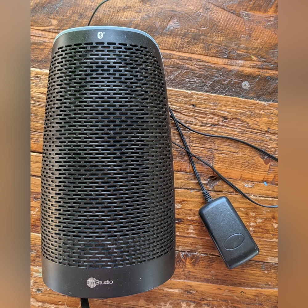 In Studio Wireless Black Bluetooth Speaker